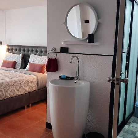 Happy Beach Jomtien Guesthouse Exterior photo