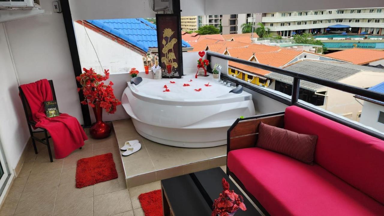 Happy Beach Jomtien Guesthouse Exterior photo
