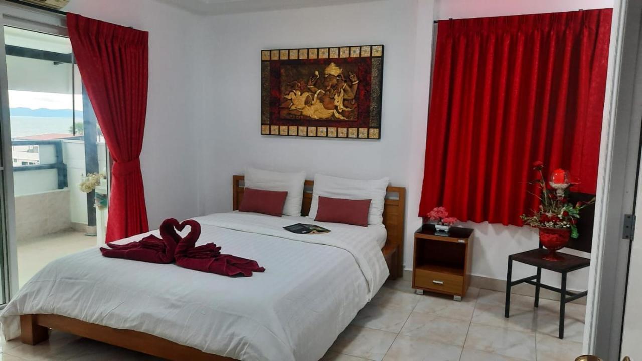 Happy Beach Jomtien Guesthouse Exterior photo