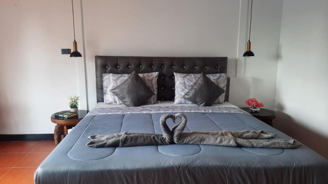 Happy Beach Jomtien Guesthouse Exterior photo